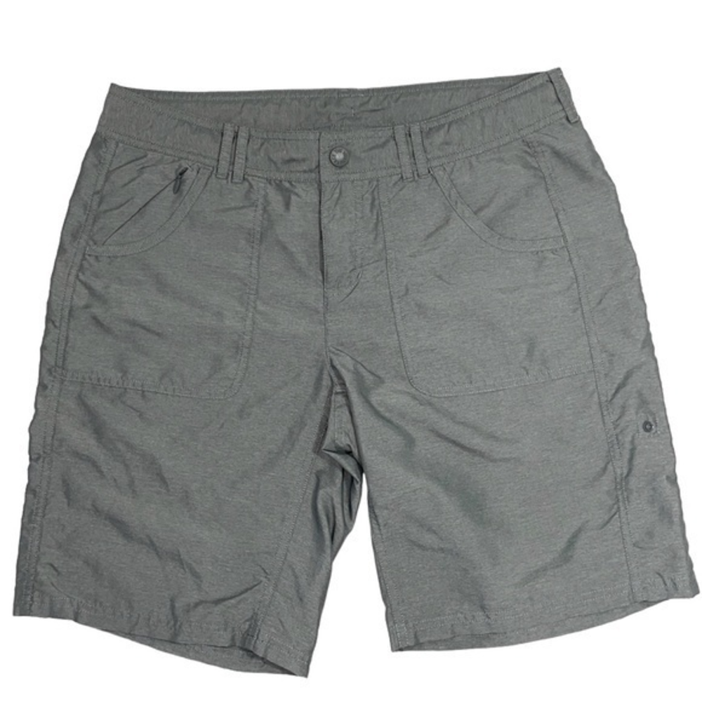 The North Face women’s Size 10 grey quick dry shorts. Excellent used‎ condition!